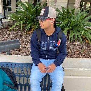 Meet your Posher, Luis johniel